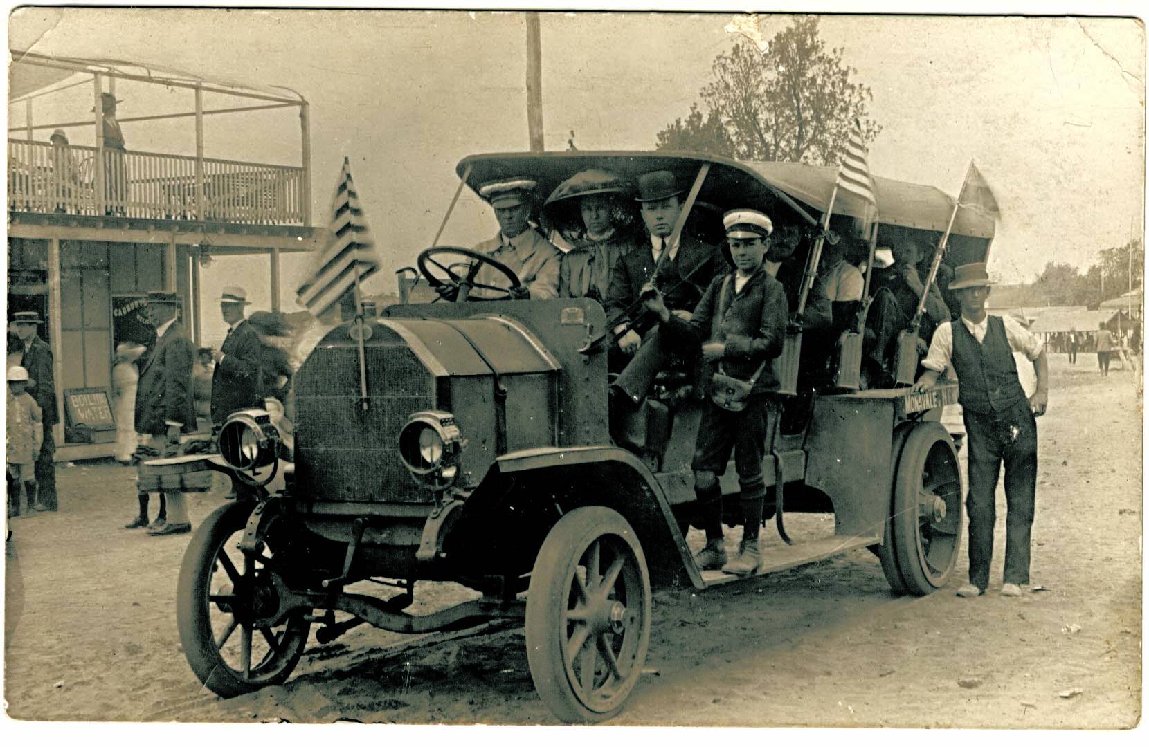 This was Collaroy in it's heyday. 1914 Photo from Dennis Fraser